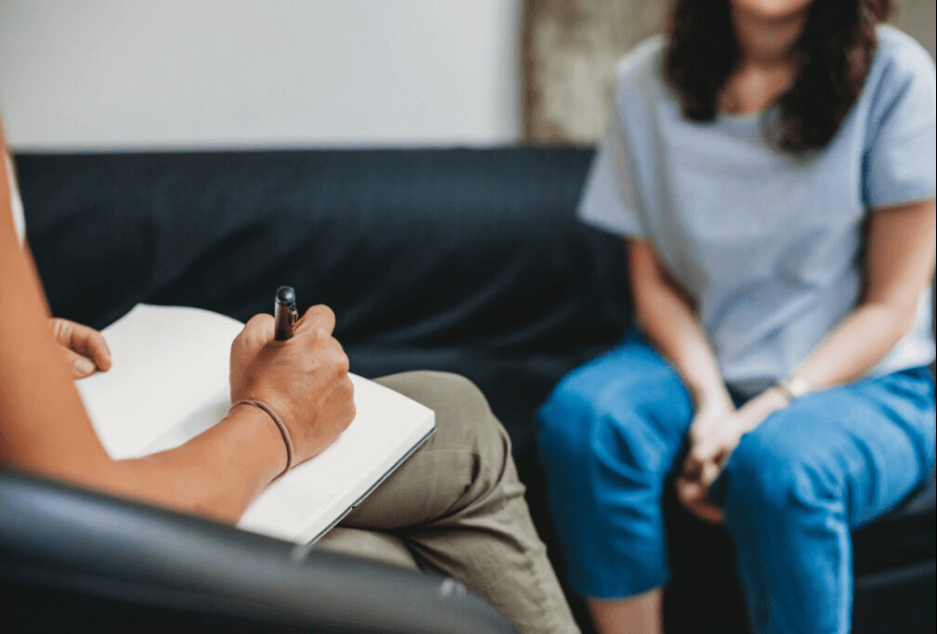 Mentat AI therapy chat on iPhone